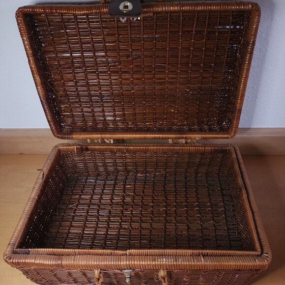 Vintage Picnic Basket Wicker Bamboo Suitcase Woven Lid Latched Mid Century - Picture 7 of 10